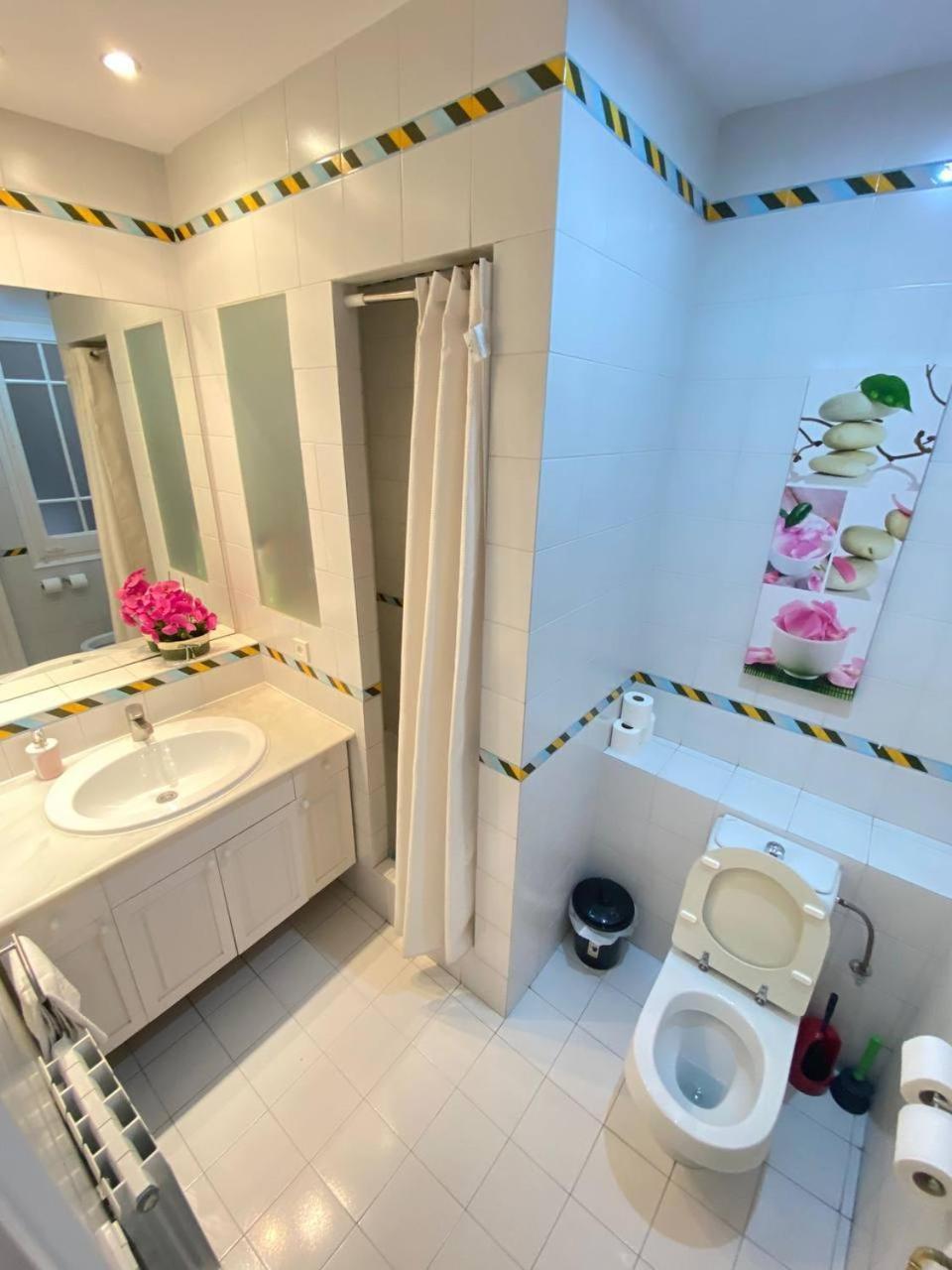 Flor Habitaciones Barcelona Ngoại thất bức ảnh